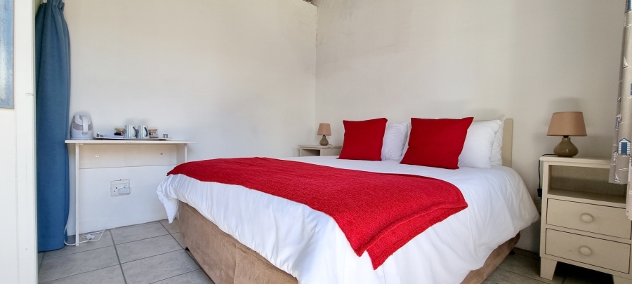 4 Bedroom Property for Sale in Struisbaai Western Cape